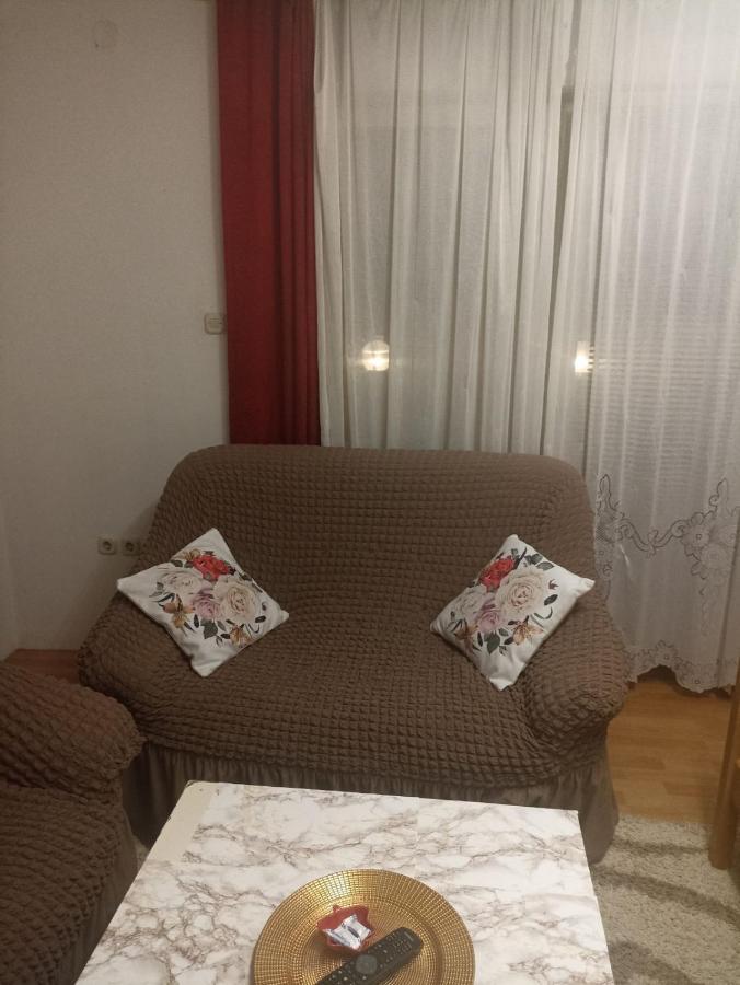 Sleep & Fly - Sarajevo Airport Apartment Exteriér fotografie